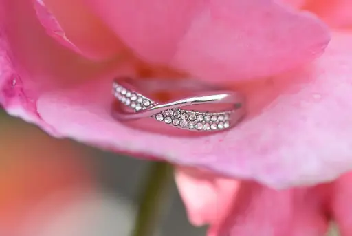 Modern Sparkle Ring in Steel with Zirconium